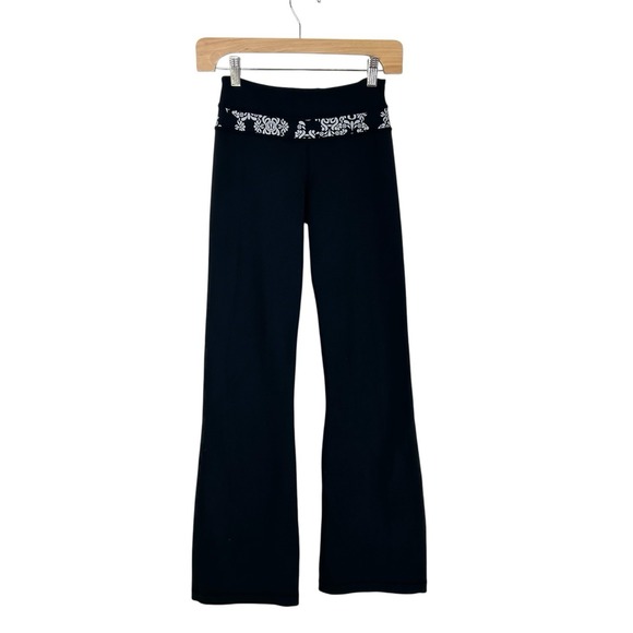 lululemon athletica Pants - Lululemon Groove Pant Women's 2 Flare Black Reflective Groovy Floral Stretch